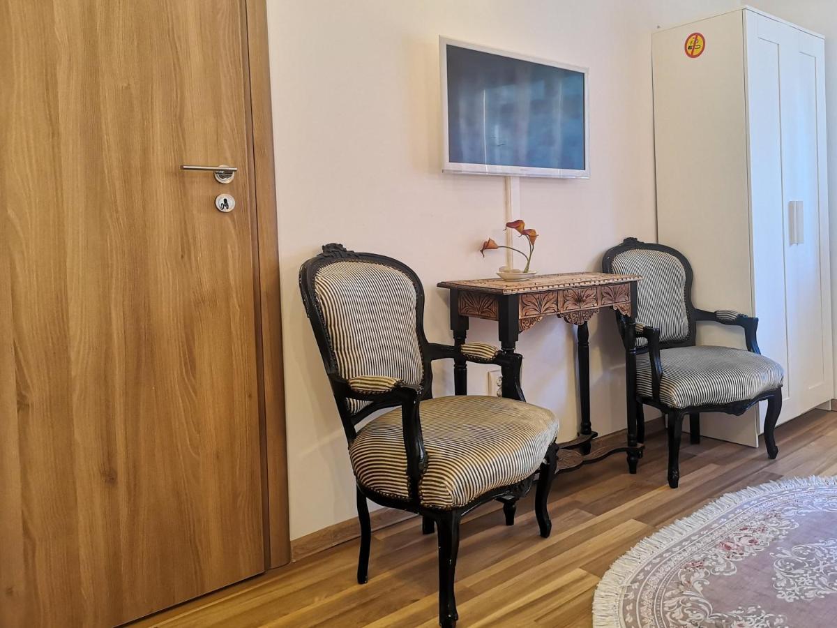 ブカレストFancy 1Bd Family Friendly In Historical Centreアパートメント エクステリア 写真